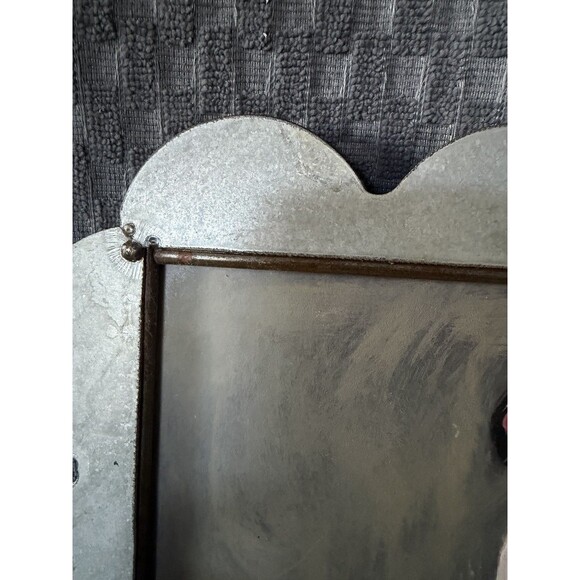 Pineapple And Flamingo Pictures Tin Frame. Set Of 2. 14.5”x14.5” - Picture 5 of 6